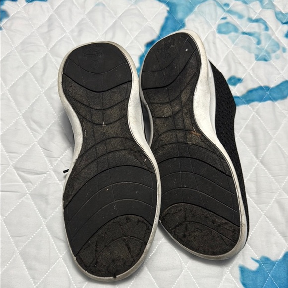 Classic women’s  Black Sneakers - Picture 4 of 5